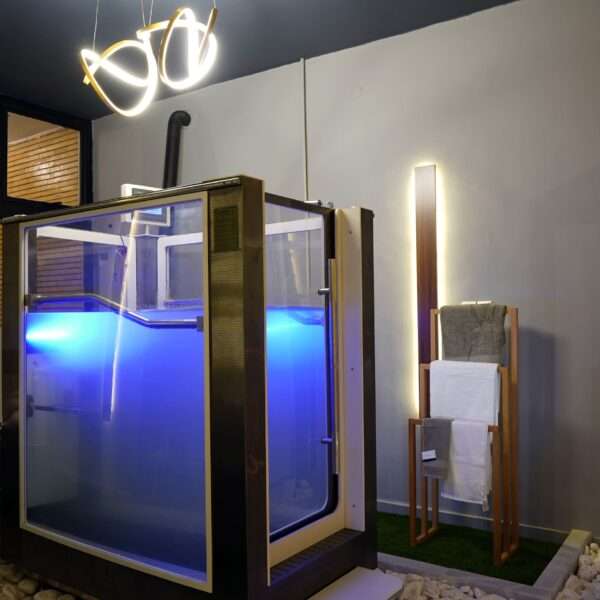 مرکز تخصصی ماساژ، اسپا و یوگا در اصفهان، مرداویج. بهترین ارائه دهنده خدمات لوکس ماساژ در مکان زیبا و آرام.برگزاری کلاس‌های یوگا در فضای باز